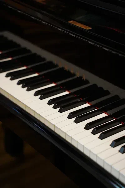 EQ mixing techniques and frequency emotional response - understanding how different frequency ranges create psychological impact in audio engineering